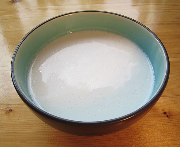 benefits of Coconut Milk in skincare